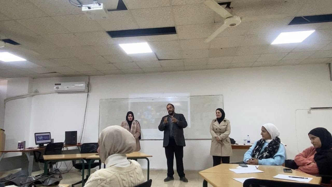 ورشة عمل بعنوان “المواطنة الرقمية ودورها في تعزيز المشاركة السياسية”، قدّمتها الدكتورة منثور العمري من كلية الآداب.